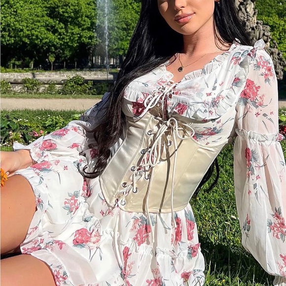 XS dress witch corset included - Picture 2 of 2